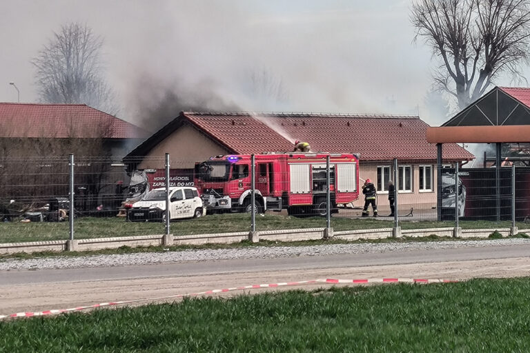 Pożar baru w Żarowie [FOTO]