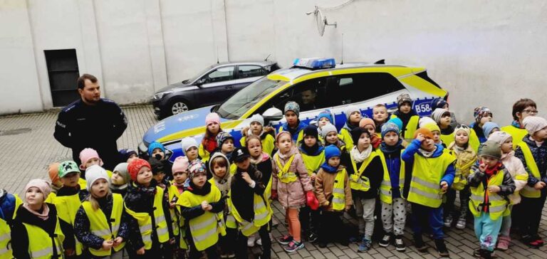Przedszkolaki odwiedziły świdnickich policjantów [FOTO]