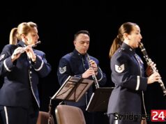 Świąteczny koncert zespołu Armii USA W Świdnicy
