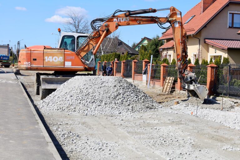 Żarów. Nowe drogi na osiedlu domków jednorodzinnych