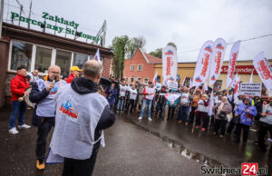 Zakłady Porcelany Stołowej „Karolina” wygaszają produkcję, załoga od dzisiaj na postojowym