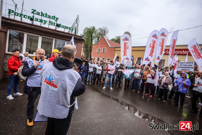 Zakłady Porcelany Stołowej „Karolina” wygaszają produkcję, załoga od dzisiaj na postojowym