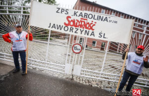 W halach zimno, negocjacje bez postępu. Pracownicy „Karoliny” sami zaczynają odchodzić