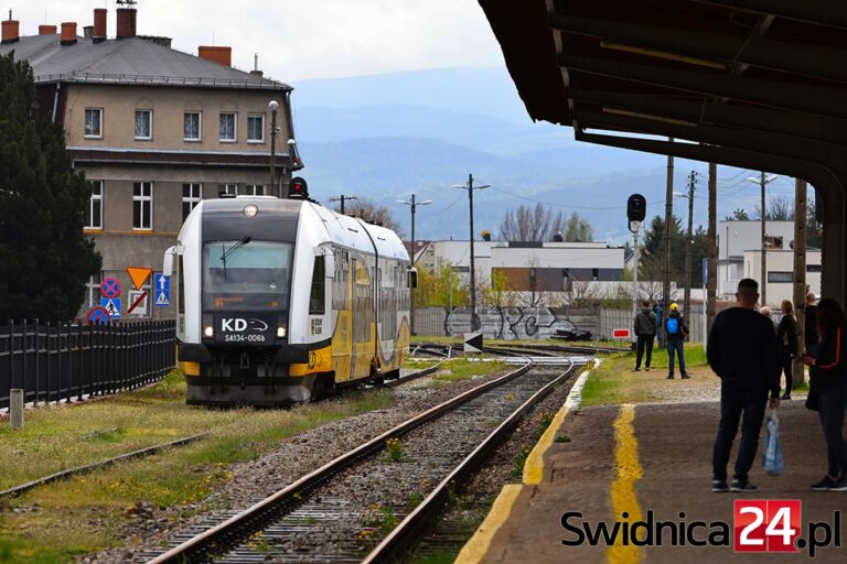 Od niedzieli nowy rozkład jazdy pociągów i podwyżka cen biletów. Jakie zmiany czekają pasażerów?