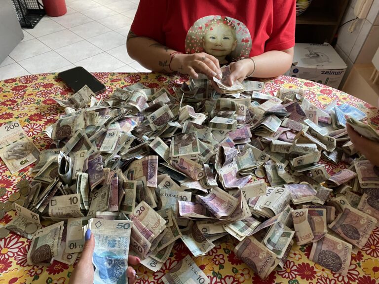Walka o życie Agatki trwa. Od małych piłkarzy blisko 20 tysięcy złotych na operację!