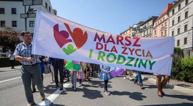 Marsz dla Życia i Rodziny przejdzie ulicami Świdnicy. „Droga Miłości. Relacja i Obecność”