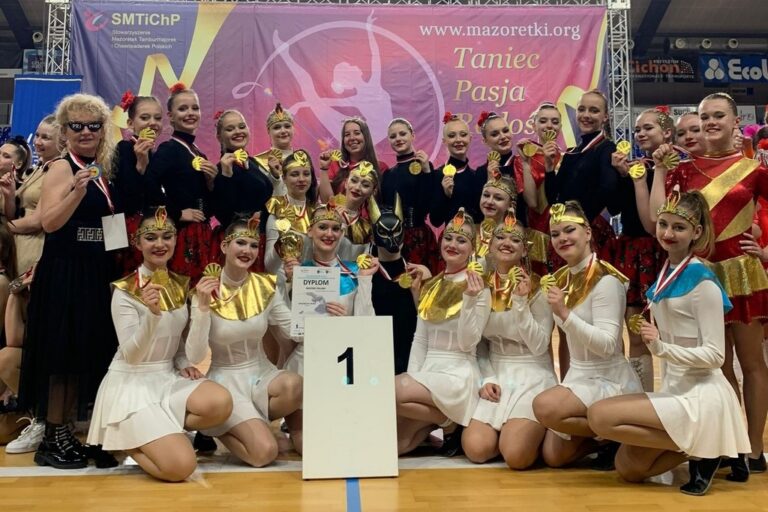 Świdnickie mażoretki obsypane złotymi medalami [FOTO]