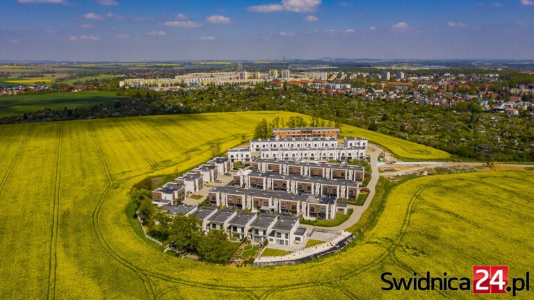 „Wpłynąłem na żółtego przestwór oceanu”. Jedyne takie osiedle w Polsce [FOTO]