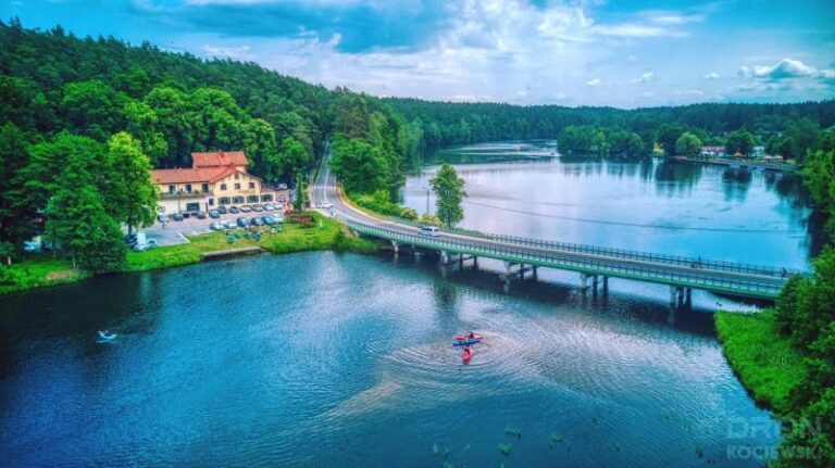 Jakie są główne atrakcje turystyczne w Borach Tucholskich?