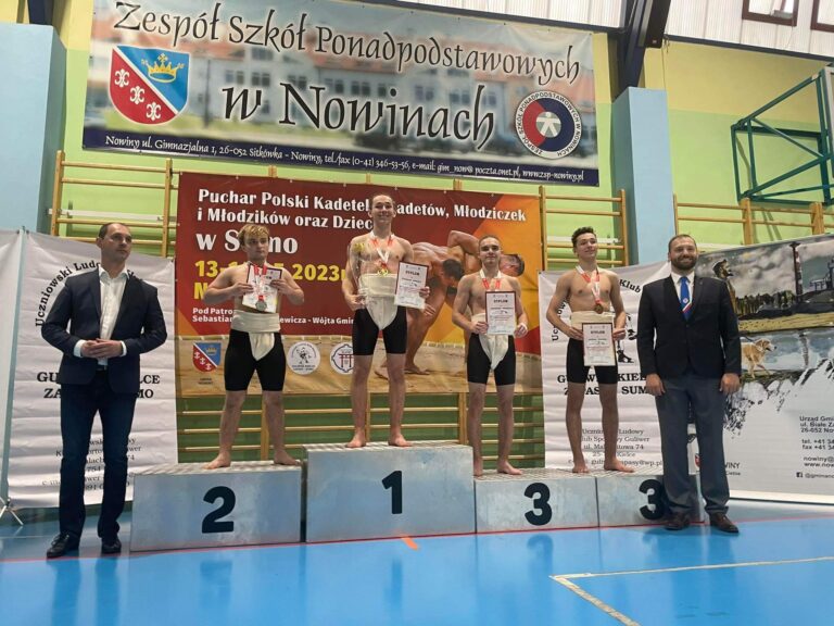 Bracia Romanikowie z medalami Pucharu Polski