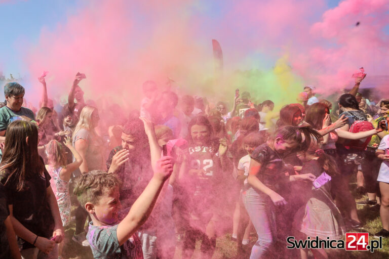 Barwne i radosne święto kolorów nad zalewem Witoszówka [FOTO/VIDEO]