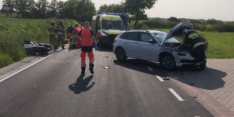 Wypadek z udziałem motocyklisty w Pankowie. Ląduje ratowniczy śmigłowiec [FOTO]