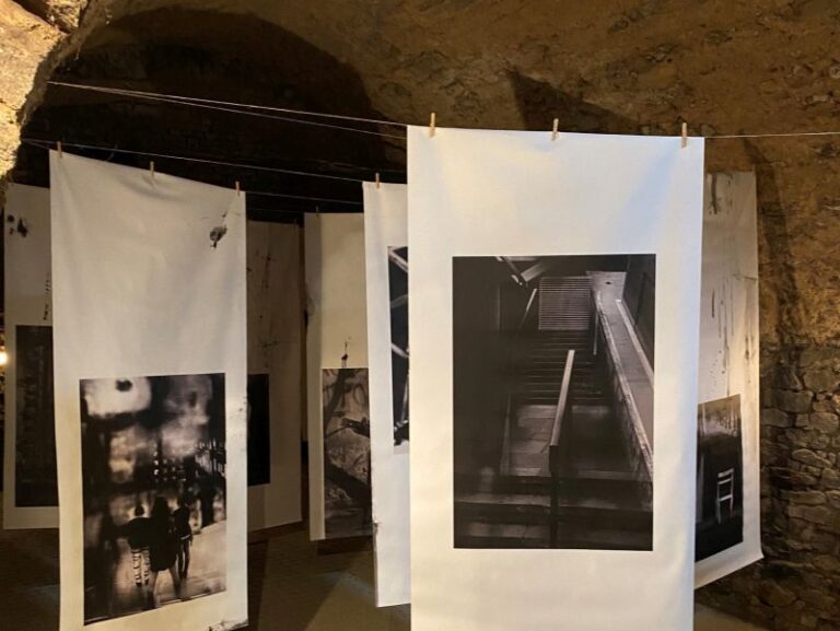 Fotografie zatopione w mroku. Jutro otwarcie wystawy Damiana Grodowskiego w Świdnicy