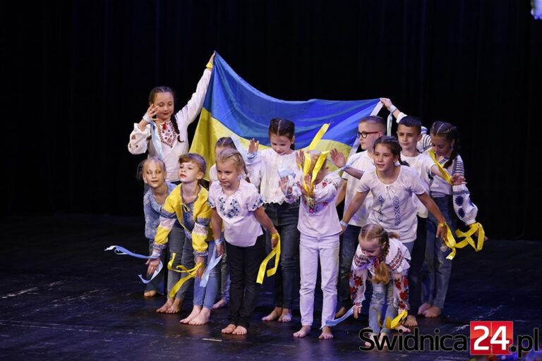 Akcja solidarności na świdnickim Rynku w Święto Niepodległości Ukrainy