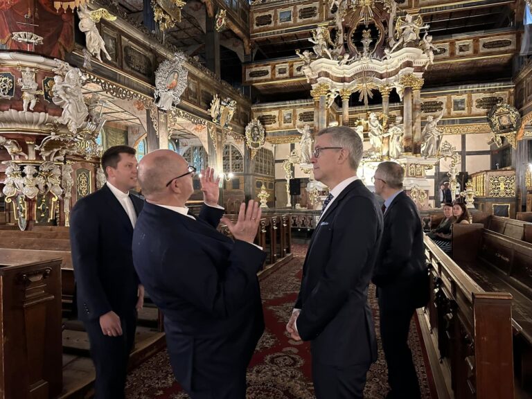 Ambasador Szwecji w świdnickim Kościele Pokoju [FOTO]