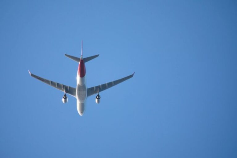 Które linie lotnicze oferują najtańsze bilety?