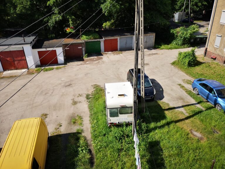 Miasto zmusza wspólnoty do dzierżawienia podwórek. Mieszkaniec wygrał w sądzie