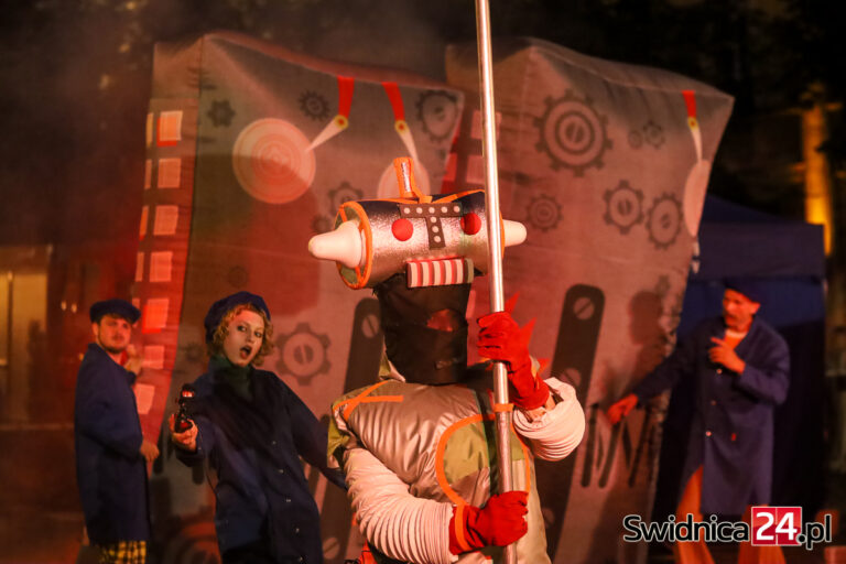 Festiwal Teatru Otwartego rozpoczęty! Świdnicki Rynek znów zmienił się w plenerową scenę [FOTO]