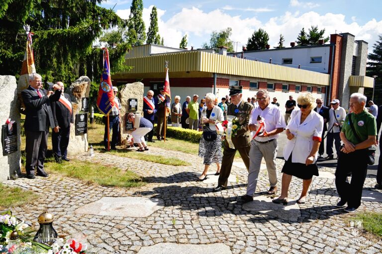 Oddali hołd ofiarom rzezi wołyńskiej [FOTO]