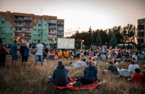 Pogoda nie dopisała. Kino na Kocach z nowym terminem