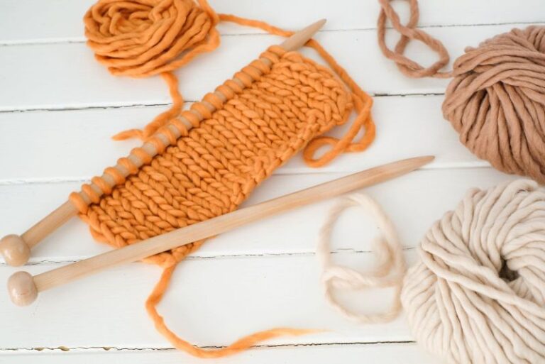 Od czego zacząć przygodę z robieniem na drutach