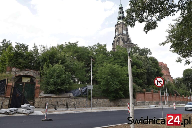 Diecezja chce zagospodarować podziemia i teren wokół katedry. Także ten, należący do miasta
