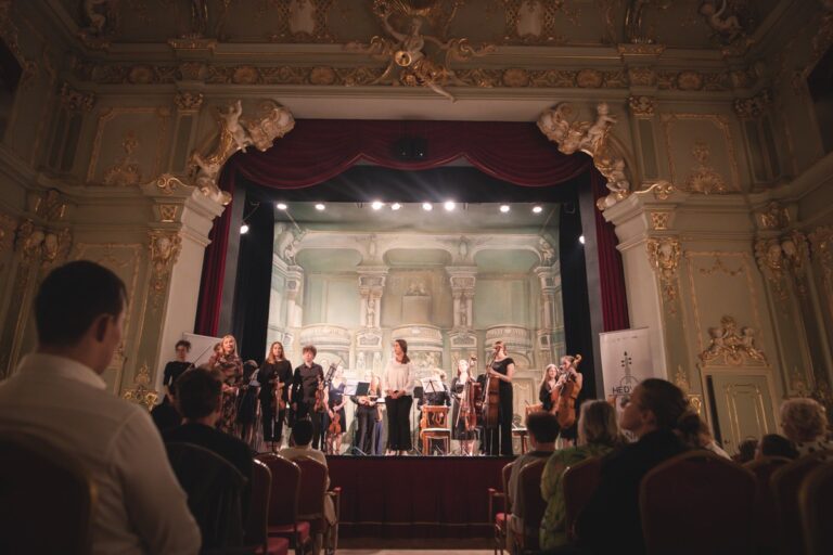 Uzdolnieni młodzi artyści z trzech państw na Letniej Akademii Muzycznej. Szykują koncert