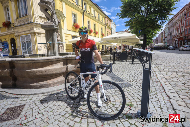 Chce promować Świdnicę w kraju i kolarstwo wśród młodzieży. Samotnie pokona na rowerze ponad 700 kilometrów