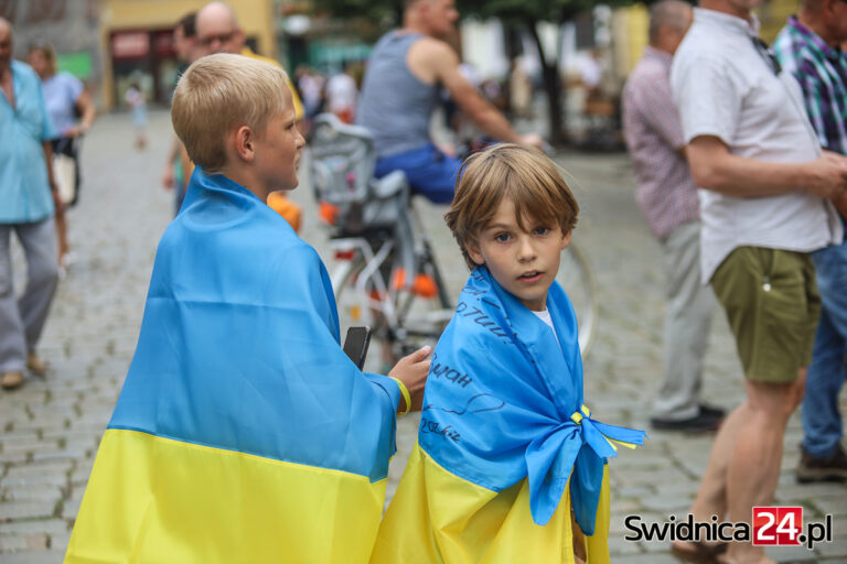 Druga rocznica rosyjskiej napaści na Ukrainę. „Nie pozwólmy, by obojętność zwyciężyła”