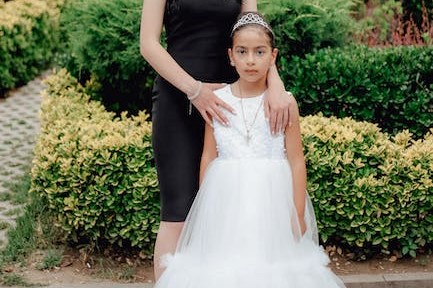 Sukienka dla dziewczynki – Wyjątkowy strój dla małych księżniczek