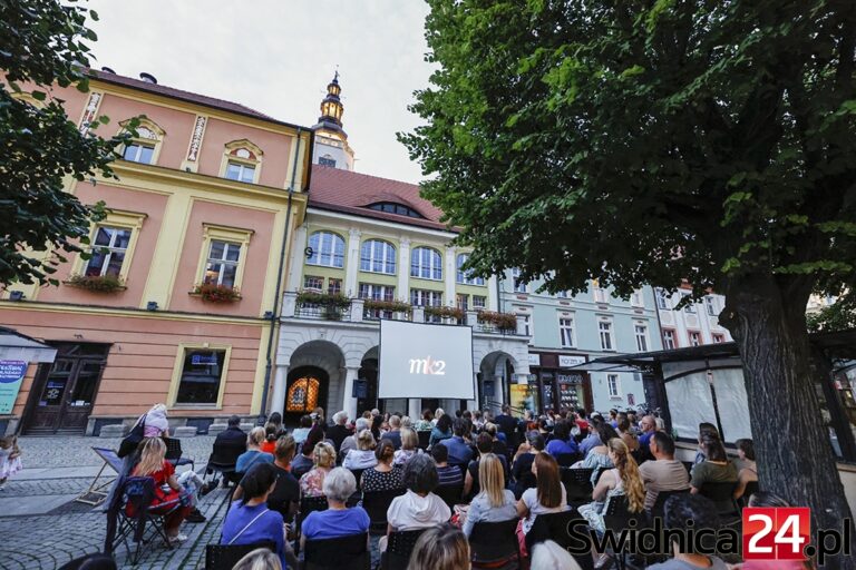 „Szzzz….Tajemnica!” Kino pod chmurką wraca na świdnicki Rynek