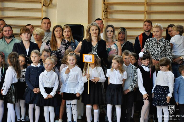 Ponad 1300 uczniów w gminie Świdnica powitało szkołę [FOTO]