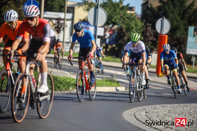 Zbliża się wyścig kolarski „Sowiogórski Tour”. Uwaga na utrudnienia w ruchu i zmiany w komunikacji miejskiej