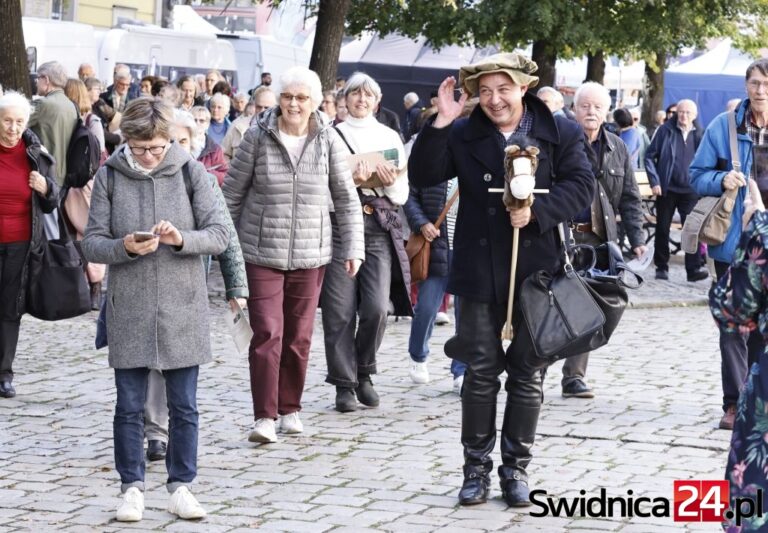 O Pokoju Westfalskim na świdnickim Rynku z przymrużeniem oka [FOTO]