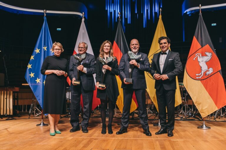 Twórca Festiwalu Krzyżowa-Music uhonorowany Nagrodą Kulturalną Śląska 2023. W gronie laureatów także znany pisarz Marek Krajewski [FOTO]