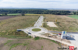 „Nie chcemy żyć w smrodzie”. Mieszkańcy sprzeciwiają się budowie wytwórni ziemi organicznej