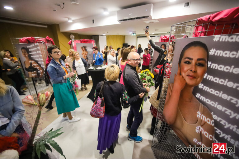 Waleczne amazonki zapozowały, by motywować do walki z rakiem. Powstał wyjątkowy kalendarz charytatywny [FOTO]