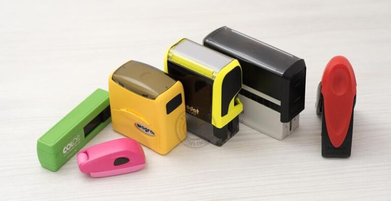 Pieczątki – podkreślenie tożsamości biznesowej poprzez wzór odbicia