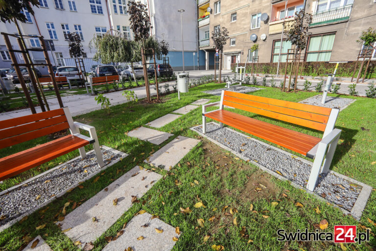 Dwa śródmiejskie podwórka przeszły przemianę. Ich przebudowa pochłonęła 10 mln złotych [FOTO]