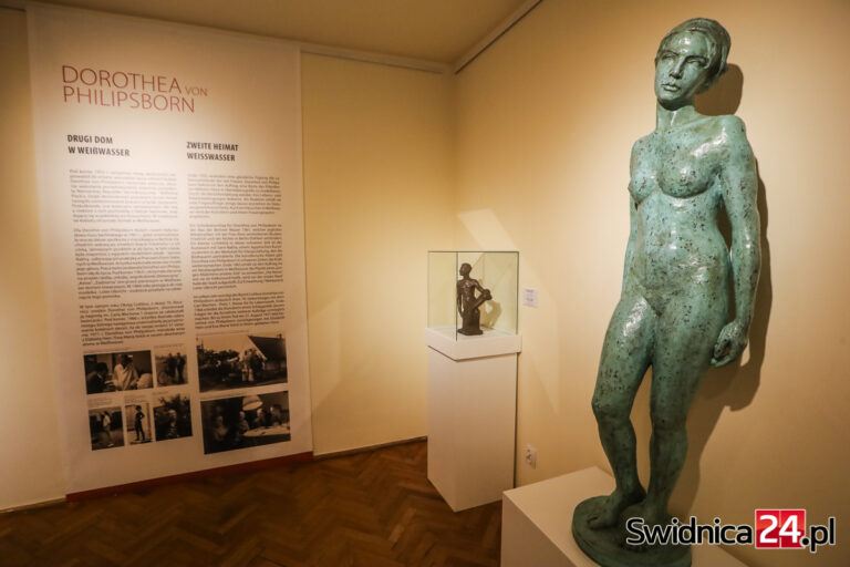 Bogate życie zapomnianej rzeźbiarki z okolic Świdnicy. Jej dzieła na nowo odkrywa wystawa w Muzeum Dawnego Kupiectwa [FOTO]