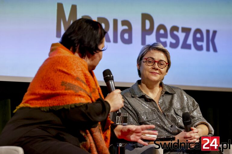„Ostrzegam, że odpowiem na każde pytanie”. Maria Peszek w Świdnicy mówiła o bezkompromisowej książce, relacji z ojcem i planach na musical [FOTO]”