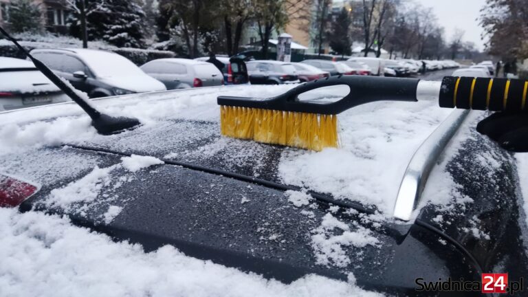 Dzisiaj poprószył śnieg, jutro gwałtowna zmiana pogody i wichury [FOTO]