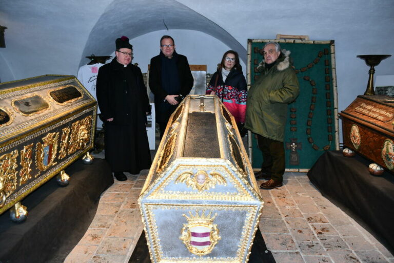 Sarkofag Heleny von Gellhorn z rodziny Hochbergów odrestaurowany [FOTO]