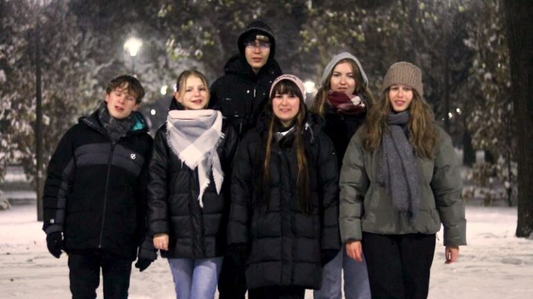 Świdnicka młodzież stworzyła nową świąteczną piosenkę. „Nieśmy pokój” pragnie podarować świdniczanom [VIDEO]