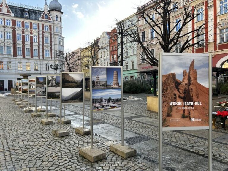 Świdniczanka odwiedziła kolejny zakątek świata. Fotografie z Kirgistanu pokazała na świdnickim Rynku [FOTO]