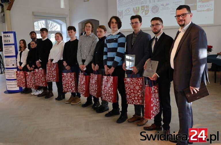 Emocje sięgały zenitu! Ogólnopolski finał olimpiady ekonomicznej zakończony [FOTO]