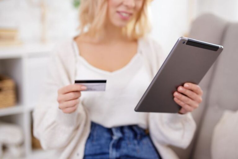 Jak kupić doładowanie Plus – stacjonarnie i online