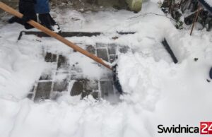 Sypnie śniegiem. Synoptycy prognozują przyrost pokrywy śnieżnej do 15 centymetrów