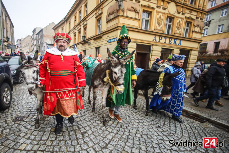 5 orszaków w święto Trzech Króli w powiecie świdnickim