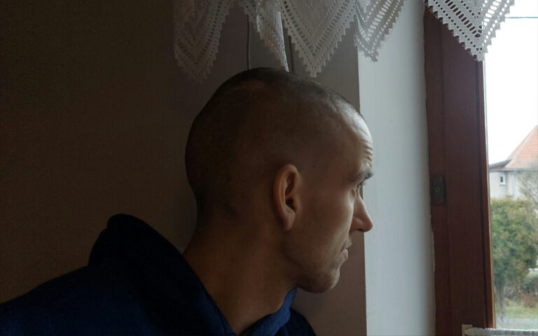 Ma 29 lat, grozi mu amputacja. Nowotwór zaatakował po raz drugi